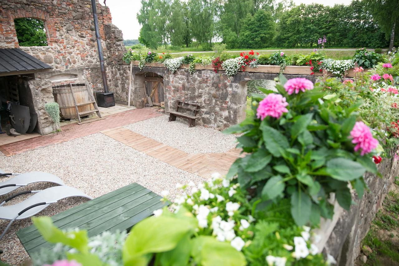 Botique & Spa Hotel Berkenes Manor Ziedkalne Exterior photo